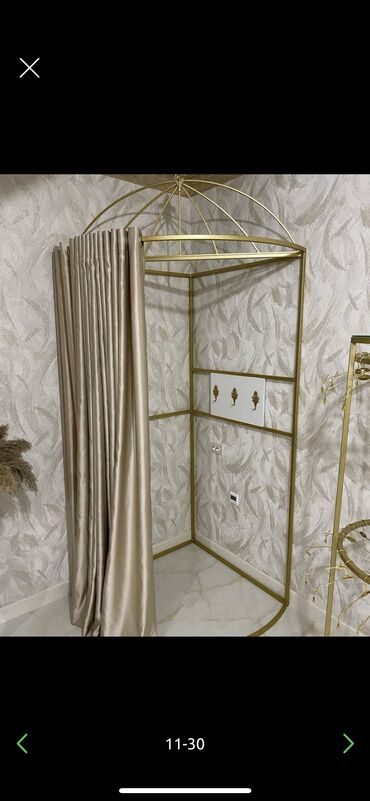 Кронштейны, стойки: Кронштейн для одежды Вешалка для одежды Оборудования для бутика — 24