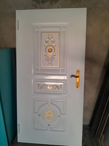 Giriş qapıları: Yeni Giriş qapısı Zamok və çərçivə ilə, Zəmanətli, Ödənişli quraşdırma, Ünvandan götürmə, Ödənişli çatdırılma, Rayonlara çatdırılma — 3