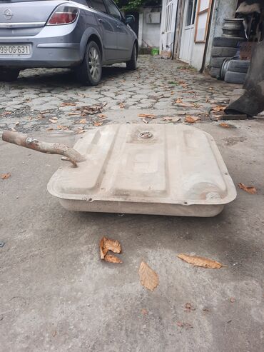 Yanacaq çənləri: Reno TOROS üçün benzin bakı var. ideal vəziyətdədi. başqa hansı maşına