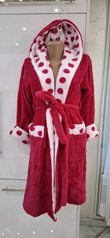 Bademantili: Veličine S m l xl 2xl
 2900 dinara — 3