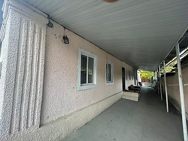 Продажа коттеджей и домов: Продается 3к . Дом + кухня 70 кв м коммуникации : вода, газ — 2