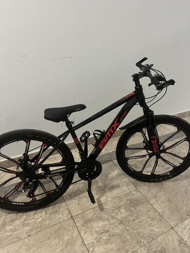 Şəhər velosipedləri: Dağ velosipedi 26", sürətlərin sayı: 21