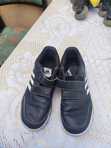 reserved patike: Dečije Adidas patike na čičak - Model: crne sportske patike sa belim — 2