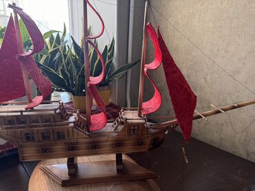 Модели кораблей: Деревянный кораблик ручной работы
качество бешенное самовывоз