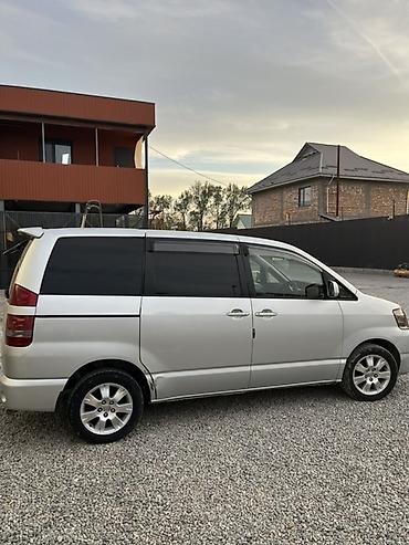 багажник 4runner: Toyota Noah: 2003 г., Автомат, Бензин, Минивэн — 4