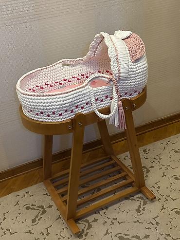 Uşaq dünyası: Təp-təzədir! Uşaq içində ümumiyyətlə yatmayıb. 🧵 Beşik əl işidir – 110 — 2