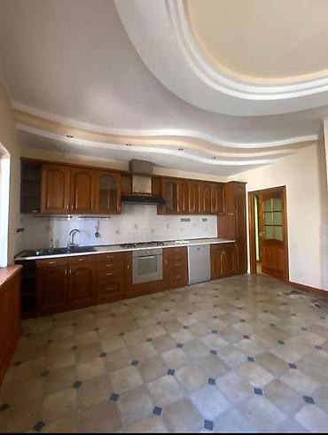 Долгосрочная аренда домов: 400 м², 9 комнат — 25