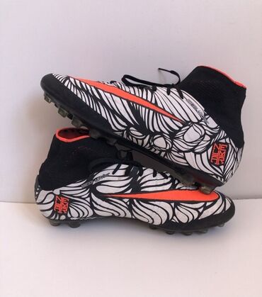 Maskalar, eynəklər: Butslar Nike, Ölçü: 42, İşlənmiş