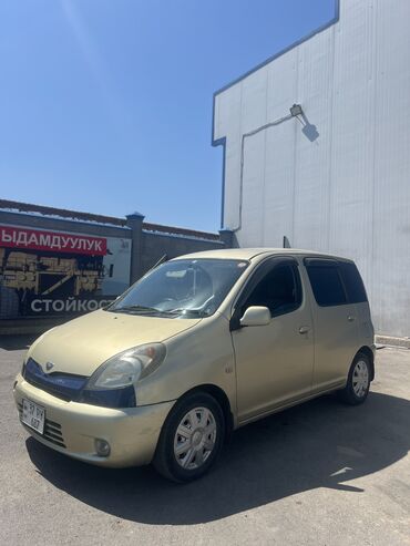 Toyota: Toyota Funcargo: 2001 г., 1.3 л, Автомат, Бензин, Универсал