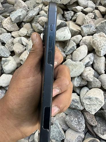 18 pro: IPhone 14 чёрный - Экран 6.1" Super Retina XDR (OLED) с вырезом под — 3