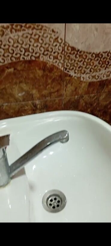 Uzunmüddətli kirayə evlər: 100 kv. m, 3 otaqlı, İnternet, Telefon, Qaz — 28