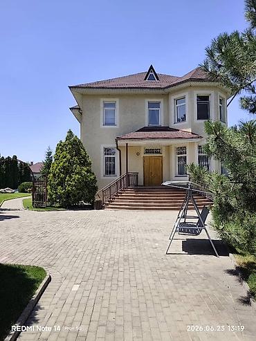 6 комнат и более, 400 м², 18 соток, Бишкек, Киргизия 1 Риэлтор