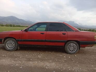 аварийный знак: Audi 100: 1989 г., 1.8 л, Механика, Бензин, Седан