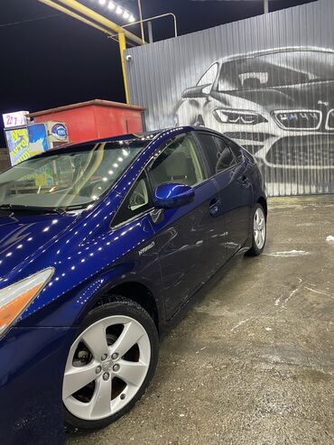 Toyota: Toyota Prius: 1.8 l | 2013 il Sedan — 15