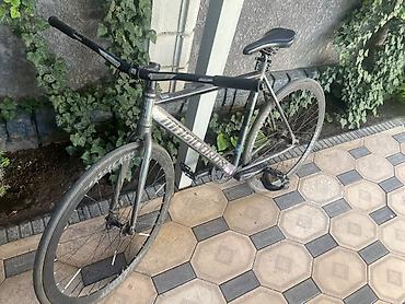 6 2: Фикс-байк/синглспид State Bicycle Co. Undefeated (надпись на раме — 4
