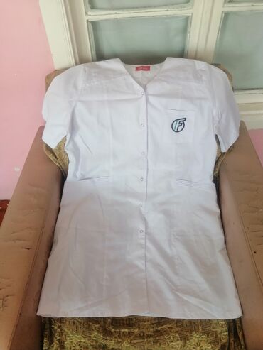 Tibbi geyim: Salam aleykum Ağ rəngde az geyinilmiş tibbi xalatlar ve başqa tibbi — 3