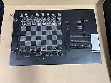 Društvene igre: Kasparov Conquistador – elektronski šah-kompjuter - Samostalna — 1