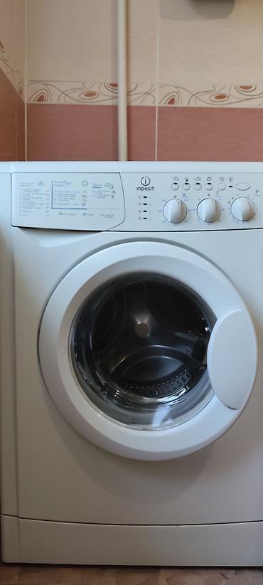 bos mini: Стиральная машина Indesit с фронтальной загрузкой.

Гудит — 1