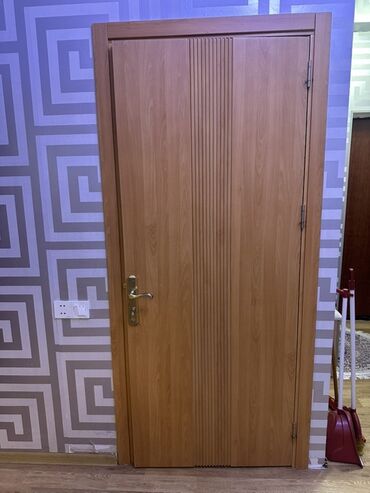 İnformatika: Taxta daxili qapı, yaşayış və ya ofis məkanları üçün ideal seçimdir