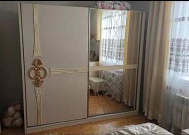 Dolablar: Dolab satilir.
Qiymeti 250 Azn.
Unvan mehdiabad
Zeyno♥️