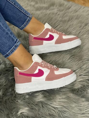 Patike: Nike air force patike

Novo
Brojevi 36 do 40

fb Moja Kupovina 1 — 5