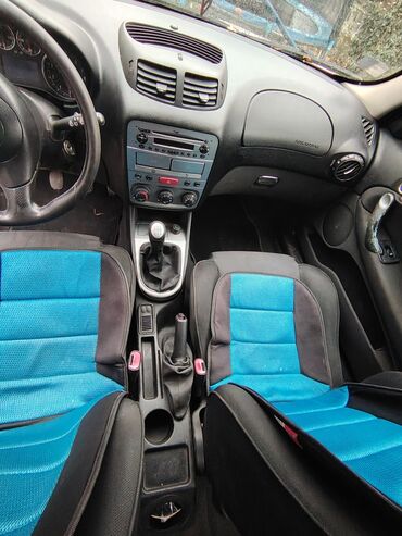 Alfa Romeo: Alfa Romeo 147: 1.6 l | 2007 г. 272256 km Hečbek — 12