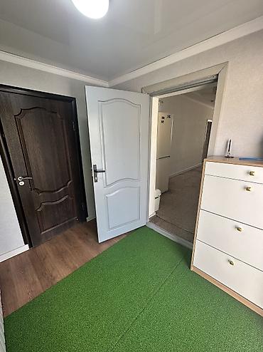 Продажа коттеджей и домов: Продаются 2 дома на одном участке Участок: 5 соток По факту — 8 — 5