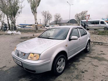 Volkswagen: Volkswagen Bora: 2001 г., 1.6 л, Механика, Бензин, Седан