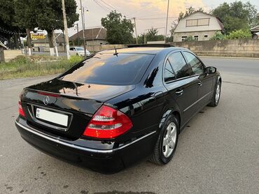 Mercedes-Benz: Mercedes-Benz E 240: 2.6 l | 2004 il Sedan — 5