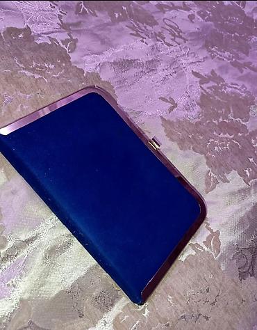 qadin bot: Zərif qadın gecə çantası (clutch) - Rəng: tünd göy - Material: məxmər — 1