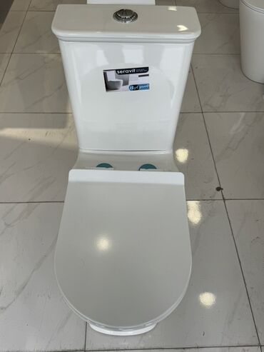 унитаз: Seravit tərəfindən istehsal olunan ağ rəngli tualet. Bu unitaz hamam