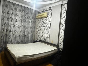 Uzunmüddətli kirayə mənzillər: 3 mkr dairəsində,14 mərtəbəli binanın 9-cu mərtəbəsində, 3 otaqlı — 3