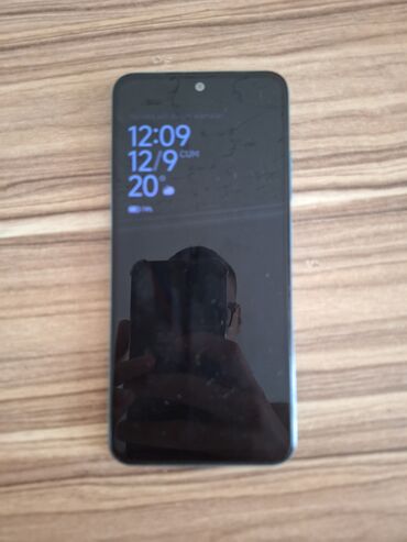 Bıçaqlar: Redmi smartfon - Model xətti: Redmi (arxa paneldə “Redmi” loqosu) -