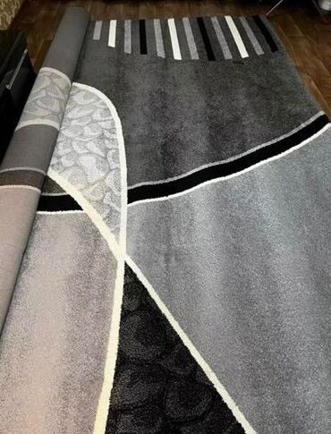 muzhskie dzhinsy 10040: Продаётся абсолютно новый ковёр размер 4/6 цена 17000 сом