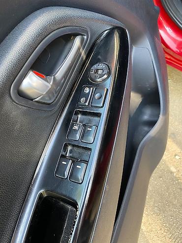 kia bongo: Kia Rio sedan – qırmızı rəng - Kuzov: 4 qapılı sedan, parlaq qırmızı — 9