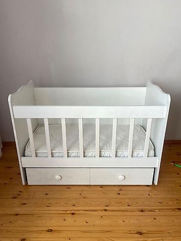 lay lay matras: Oğlan və qız üçün, İşlənmiş, Dördbucaq, Beşik, Matras ilə, Yellənmə mexanizmi ilə — 1