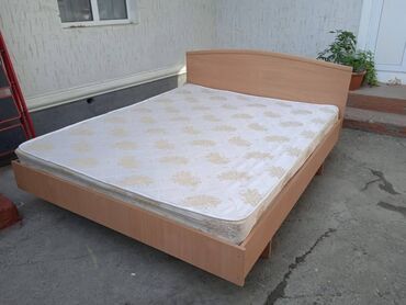 стоимость матраса на двуспальную кровать: Двуспальная кровать, Б/у, С матрасом, длина - 203 см