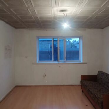 дома в кыргызстане: 90 м², 3 комнаты, Утепленный, Забор, огорожен