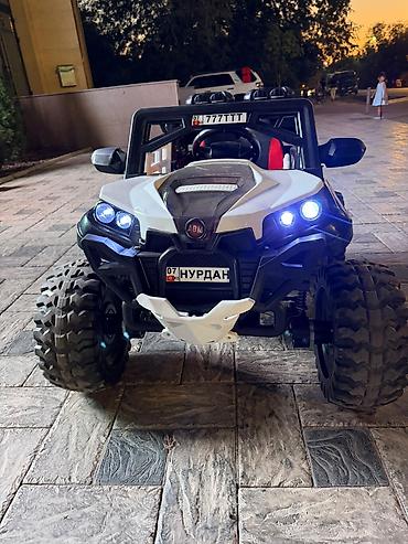 Детский электромобиль-внедорожник 4x4 - Двухместный кузов в стиле