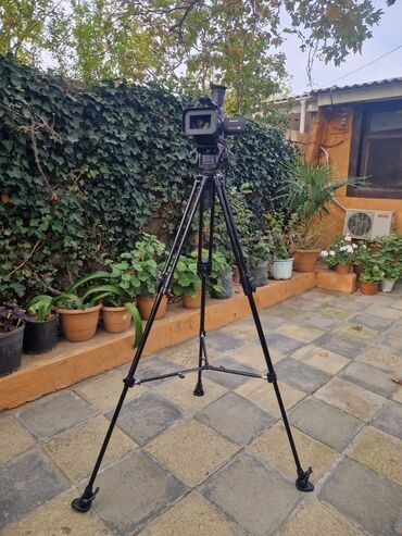Videokameralar: Panasonic P2 DVCPRO HD peşəkar video kamera + Manfrotto 503HDV tripod — 13