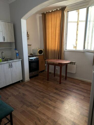 советская бокомбаева: 1 комната, 45 м², 106 серия улучшенная, 3 этаж, Евроремонт