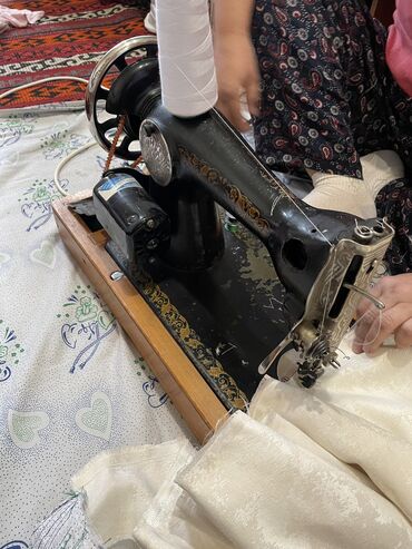 машина для вязания: Швейная машина Автомат