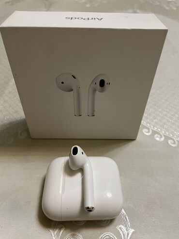 apple qulaqcıq: Apple Airpods 2 sol qulaqcıq ela veziyyetde orjinal Americadan alınıb