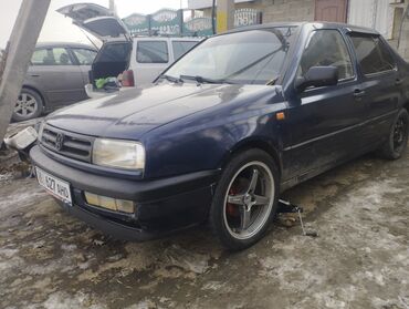 Volkswagen: Volkswagen Vento: 1992 г., 1.8 л, Механика, Бензин, Седан