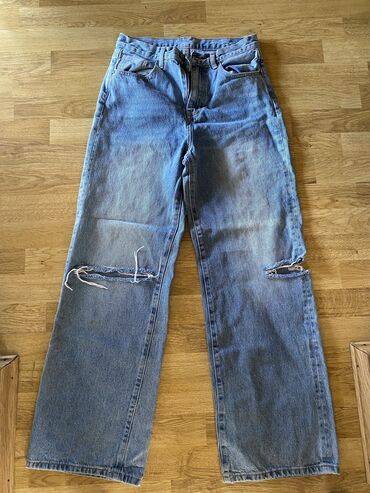 zara cigaret pantalone: Zenske siroke farmerke, M velicina, nosene par puta