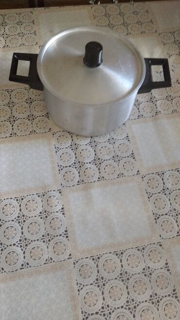 Digər süfrə qabları: Nahar dəsti .6 ədəd qabı var içərisində .cox az istifadə olunub — 8