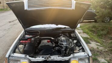 Mercedes-Benz: Mercedes-Benz W124: 2.2 l | 1994 il Sedan — 8