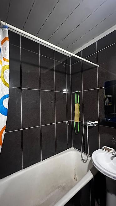 Продажа квартир: 3 комнаты, 63 м², ул. Алматинка / Салиева 105 серия, 5 этаж, Косметический ремонт — 7