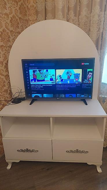 tv 43: Ağ rəngli TV altlığı / media konsolu - Klassik dizayn: dekorativ oyma — 1