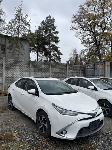 продаю тойоту: Toyota Corolla: 2018 г., 1.8 л, Вариатор, Гибрид, Седан